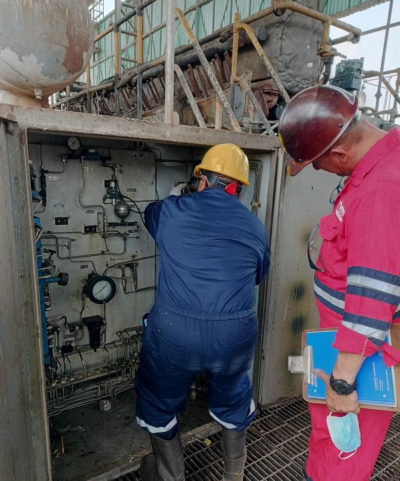 Intervención de panel de control en planta en operación